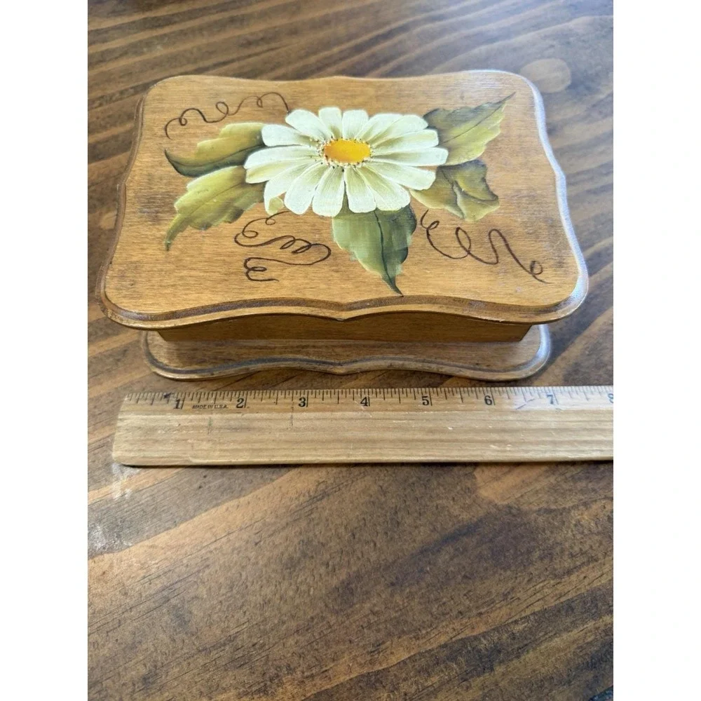 Vintage Wood Box Hand Painted White Daisies & Leaves With Lift Off Lid